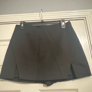 Black skort with two slit - size medium